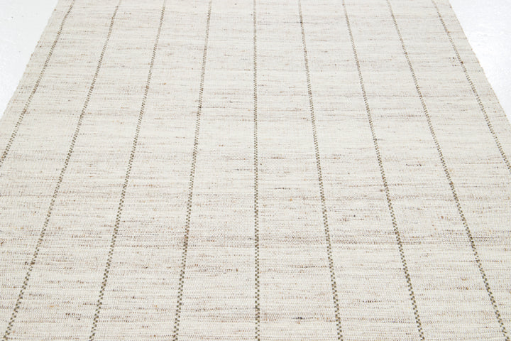 Modern Westport Collection Wool Rug 5 X 8