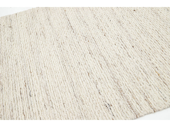 Modern Westport Collection Wool Rug 5 X 8