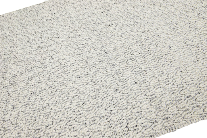Modern Sasco Collection Wool Rug 5 X 8