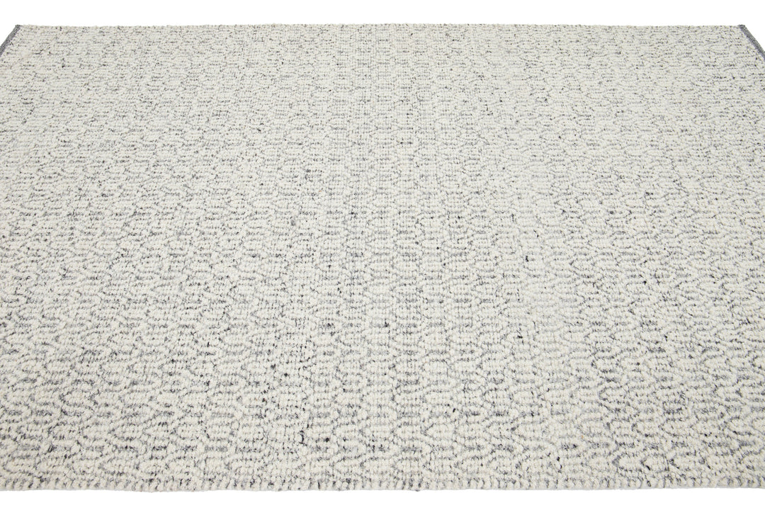Modern Sasco Collection Wool Rug 5 X 8