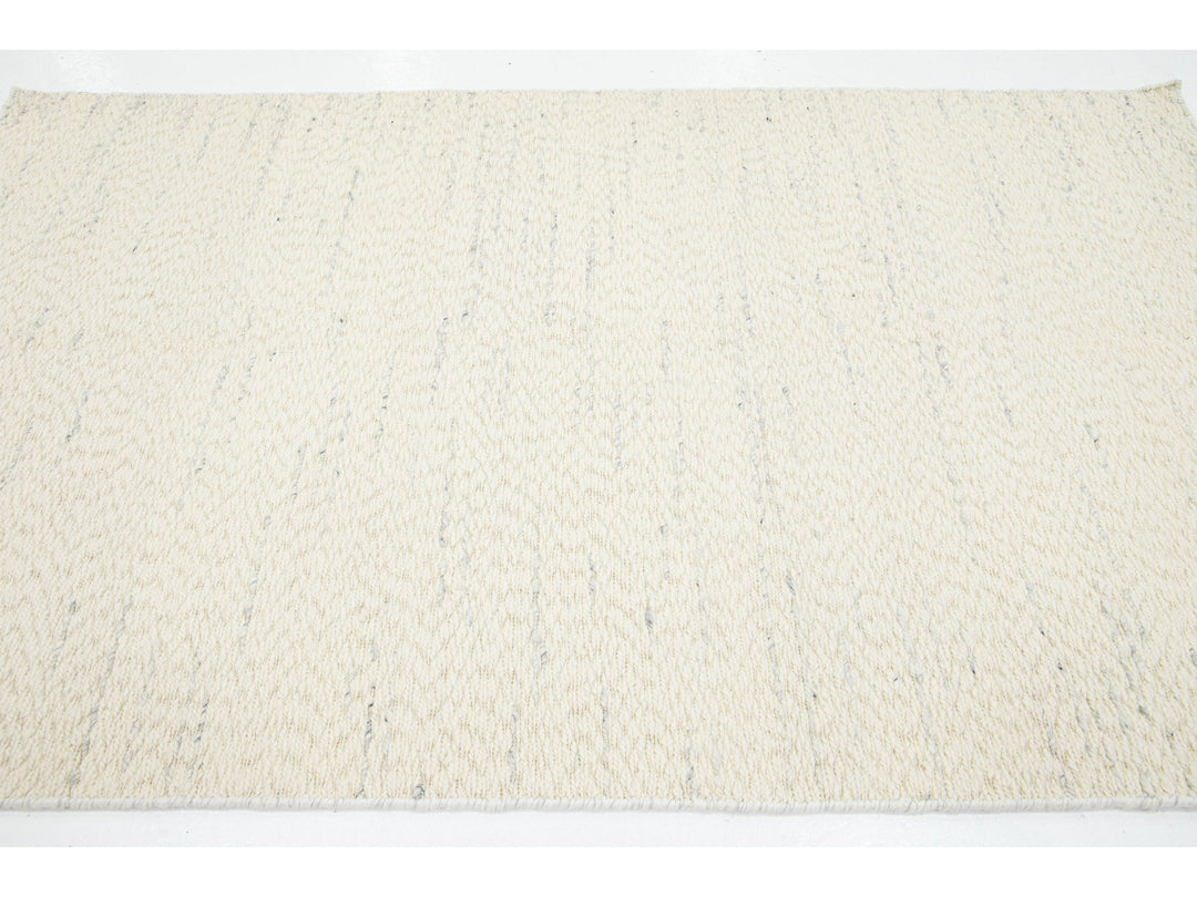 Modern Westport Collection Wool Rug 5 X 8