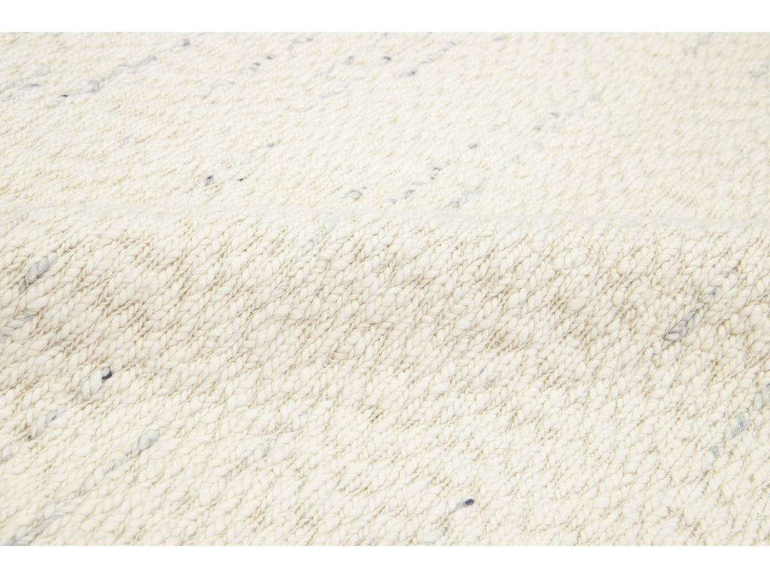 Modern Westport Collection Wool Rug 5 X 8