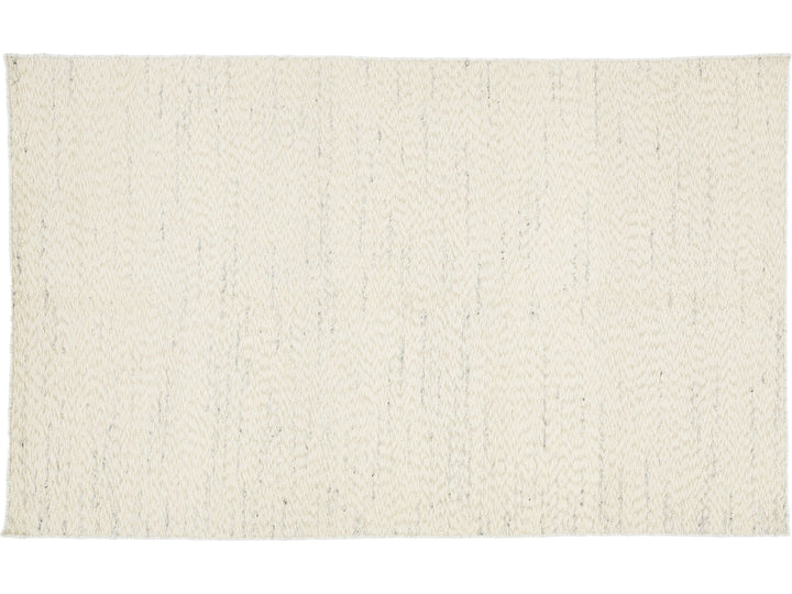 Modern Westport Collection Wool Rug 5 X 8