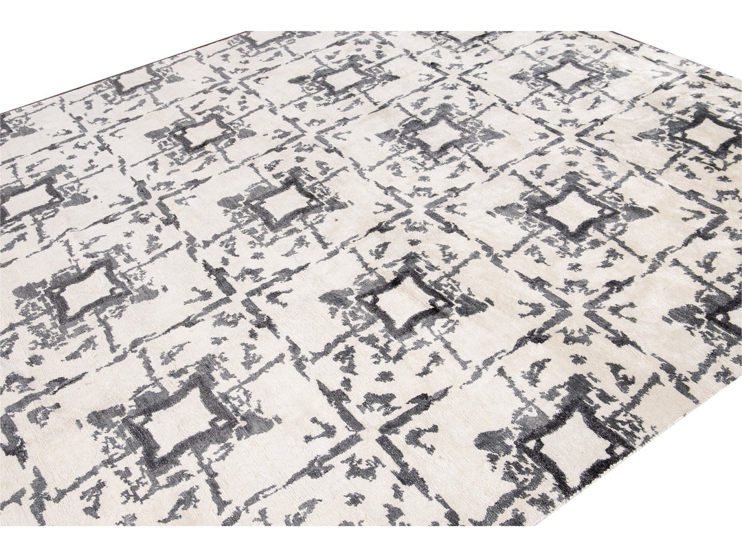 21st Century Modern Wool and Silk Rug 8' x 10'