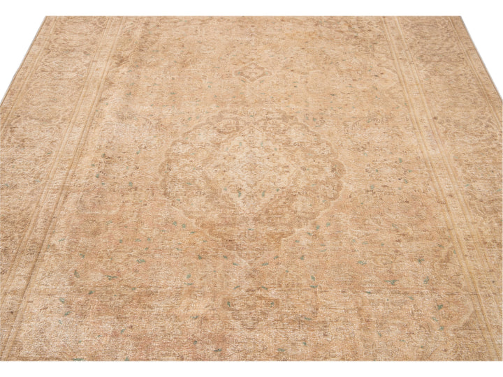 Vintage Shabby Chic Beige Handmade Medallion Wool Rug