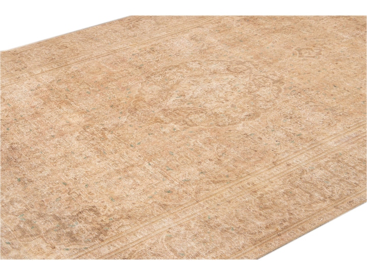 Vintage Shabby Chic Beige Handmade Medallion Wool Rug