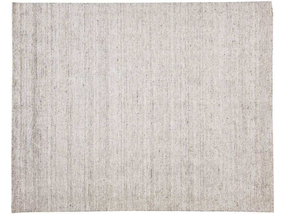 Modern Apadana's Groove Light Gray Handmade Bamboo/Silk Rug with Solid Design