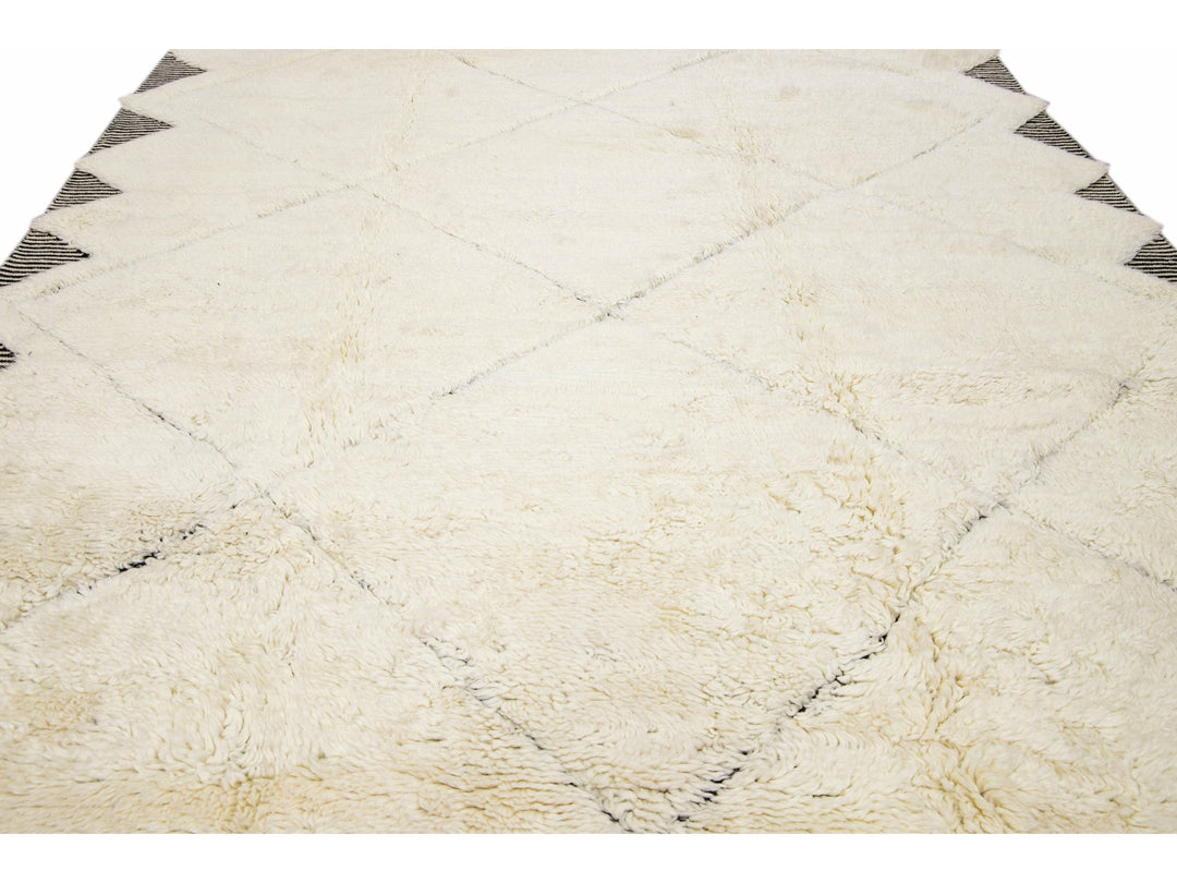 White Modern Moroccan Style Tribal Shag Wool Rug