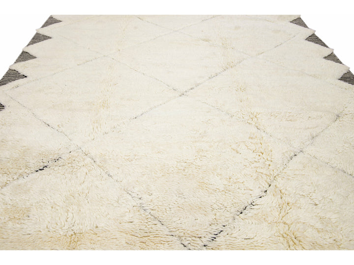 White Modern Moroccan Style Tribal Shag Wool Rug