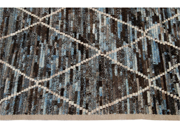 Modern Moroccan-Style Room Size Wool Rug 7 X 9