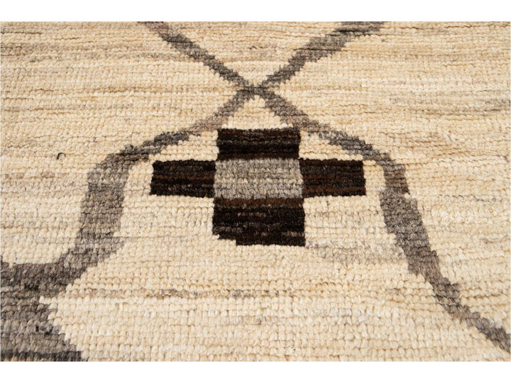 Modern Moroccan-Style Tribal Room size Wool Rug  8 X 10