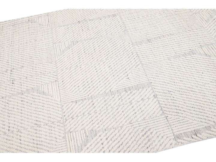 Modern Moroccan Wool Rug 5 X 8