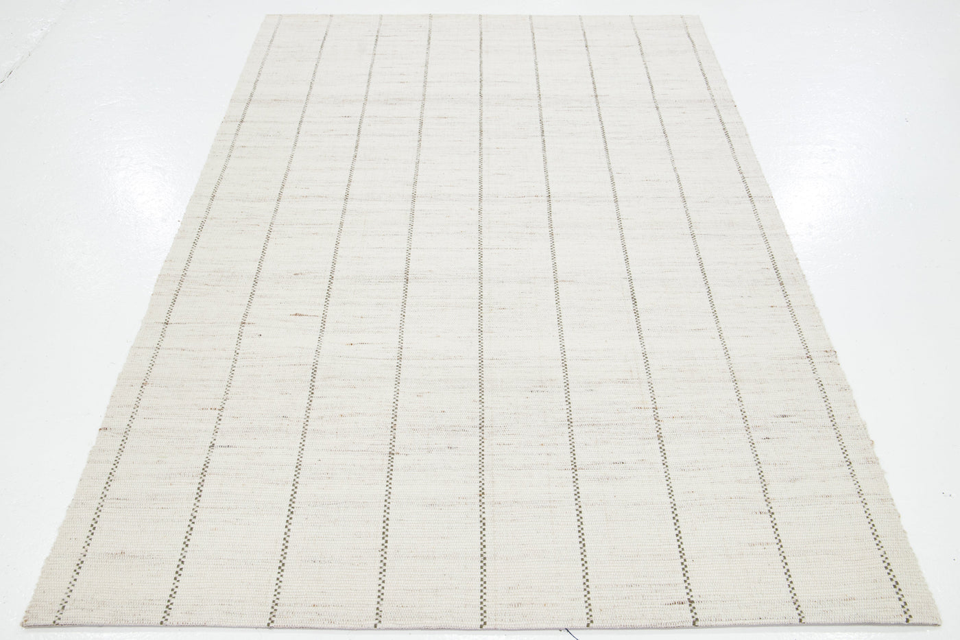 Modern Westport Collection Wool Rug 5 X 8