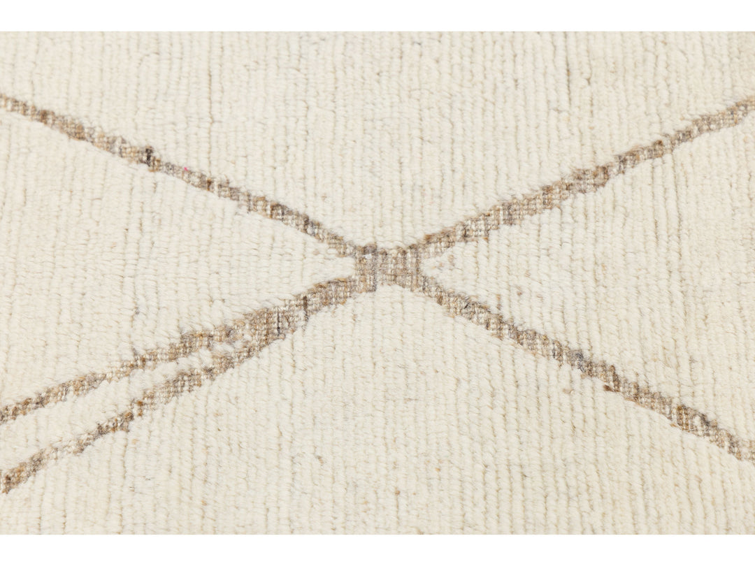Modern Moroccan Wool Rug 6 X 9