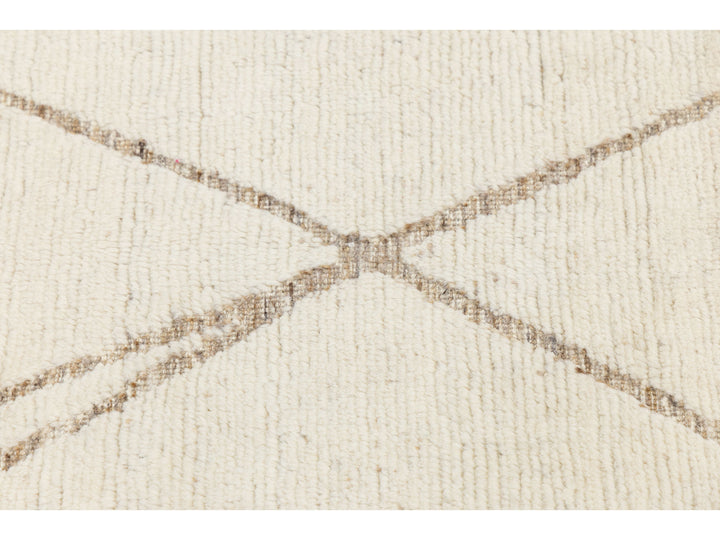 Modern Moroccan Wool Rug 6 X 9