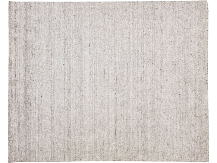 Modern Apadana's Groove Light Gray Handmade Bamboo/Silk Rug with Solid Design