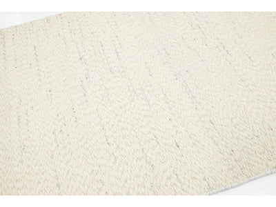 Modern Westport Collection Wool Rug 5 X 8