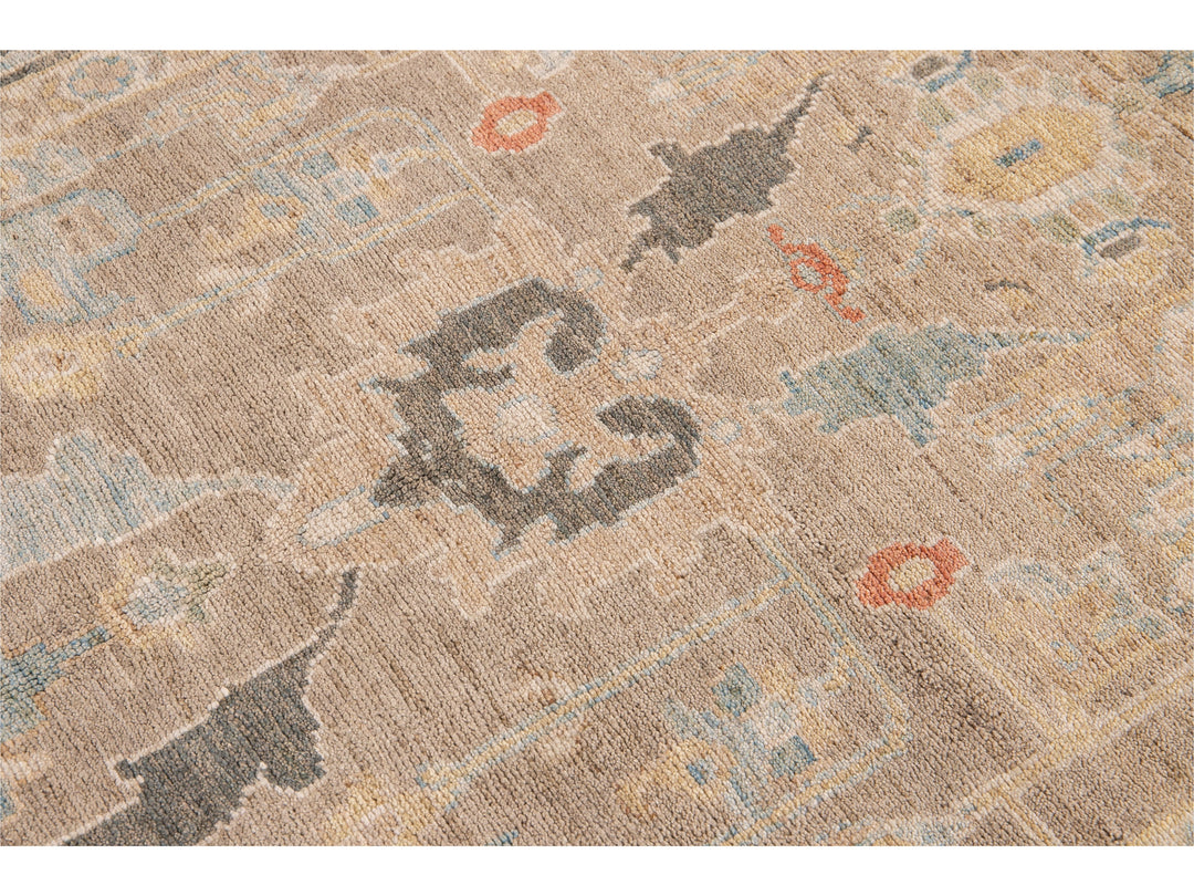 Modern Sultanabad Beige and Gray Handmade Floral Wool Rug