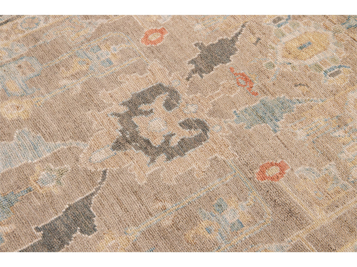 Modern Sultanabad Beige and Gray Handmade Floral Wool Rug