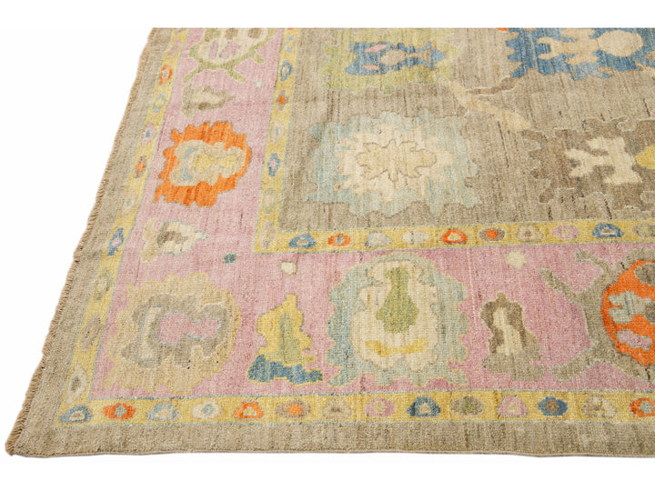 Modern Sultanabad Wool Rug 